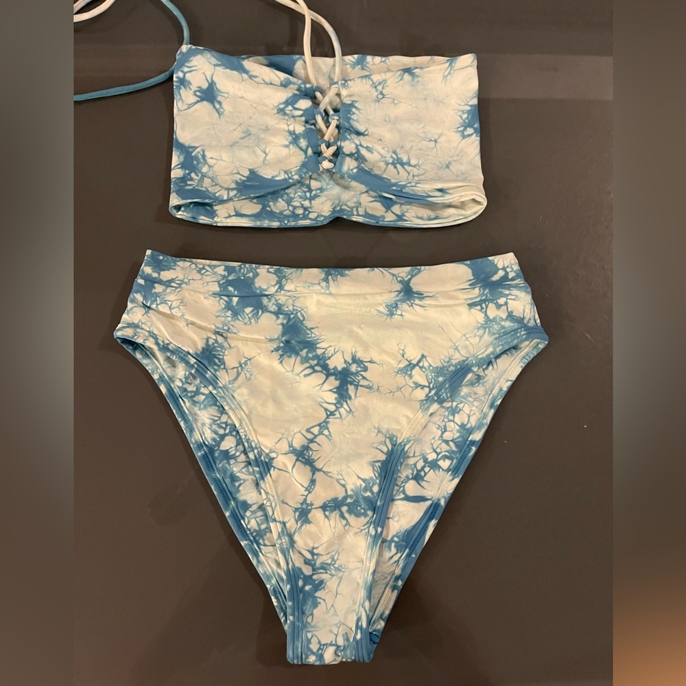 L*Space Frenchi Bottom Bitsy, Tie Dye Aqua Print and Bandeau Top MEDIUM